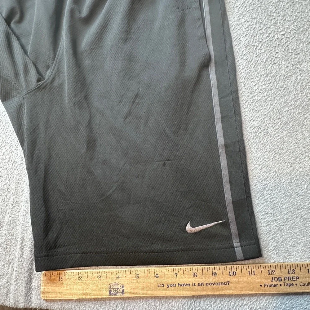 Nike Shorts Mens S Black 646151-010‎ Basketball Athletic Training Side Stripe